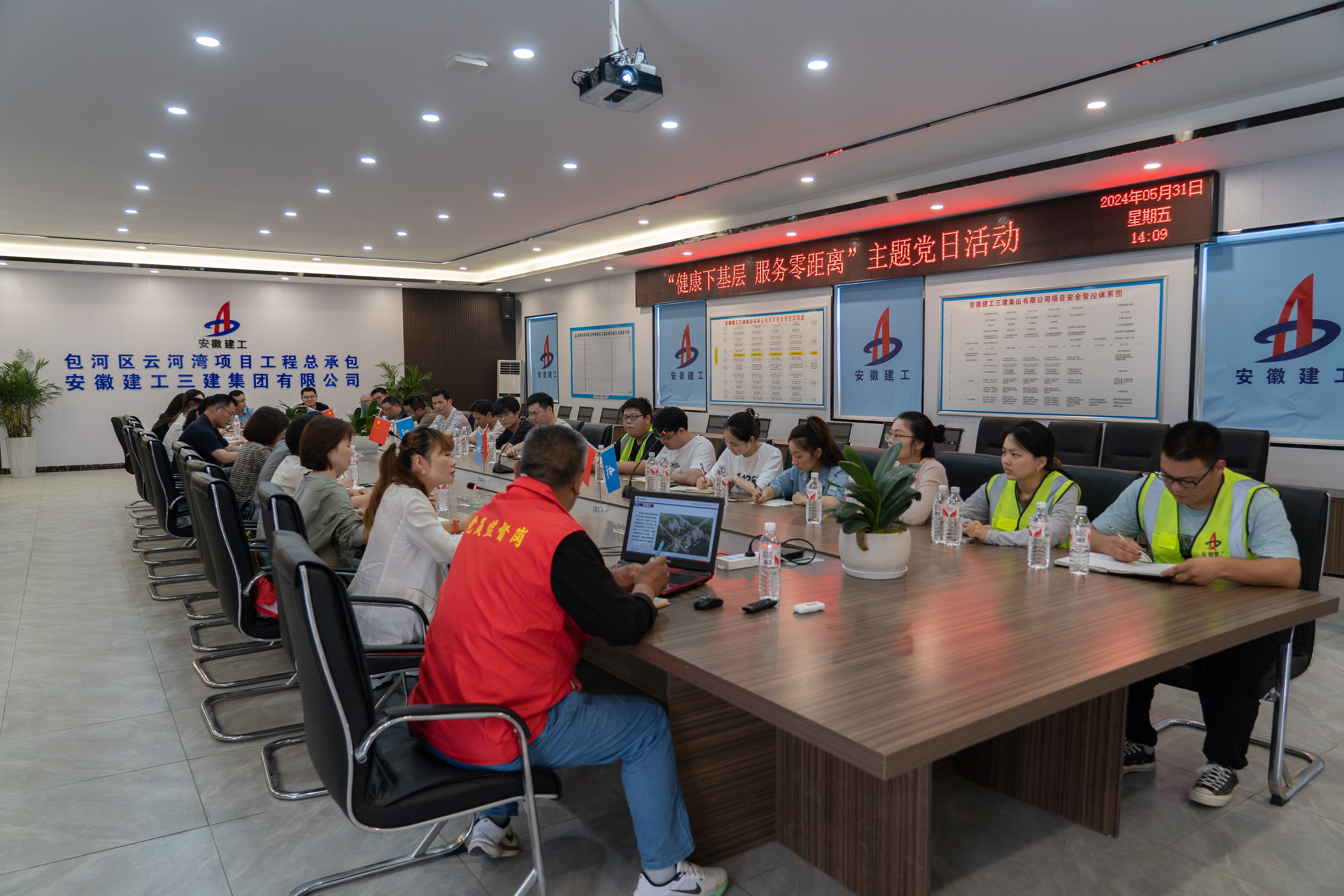 70bd00a0209149f58113a7692412ee35.jpg 70bd00a0209149f58113a7692412ee35.jpg